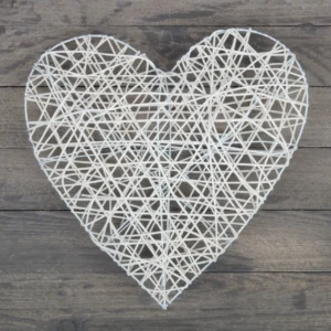 Heart rattan 30 cm bleached