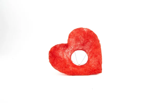 Sisal bouquet holder heart 8" red
