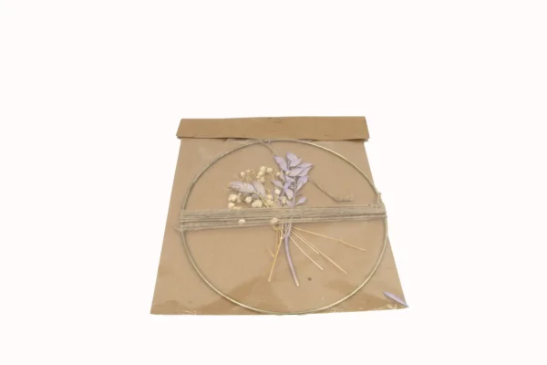 Ring gold 25 cm with bouquet flieder tied in the middle