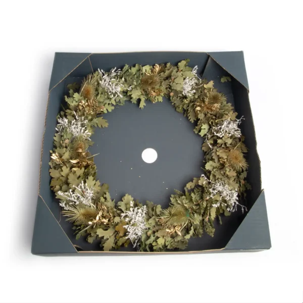 Ring with natural oak leaf, thistle and gold ruscus, 45 cm in a box.